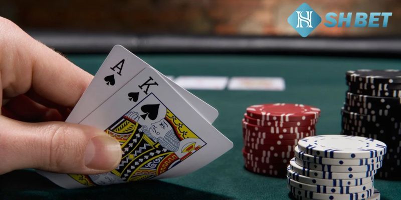 Poker Là Trò Chơi Gì? 3 Kỹ Năng Đánh Lừa Đối Thủ Cực Hay 2 Sự hấp dẫn của trò Poker