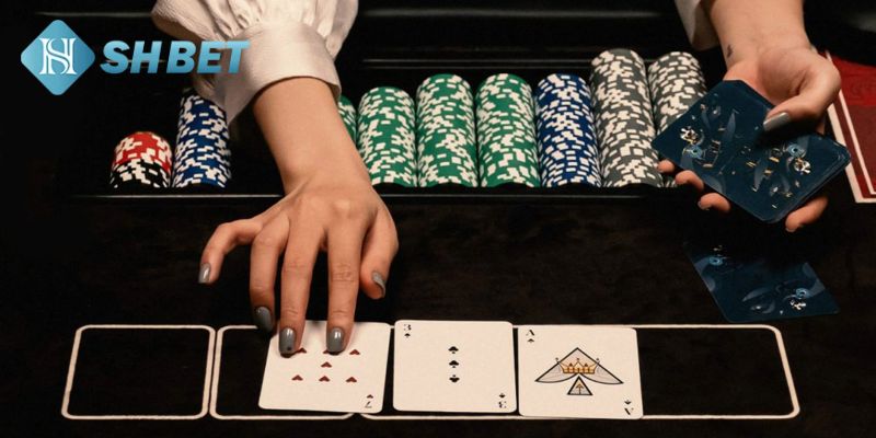 Poker Là Trò Chơi Gì? 3 Kỹ Năng Đánh Lừa Đối Thủ Cực Hay 3 Luật chơi cơ bản của game này